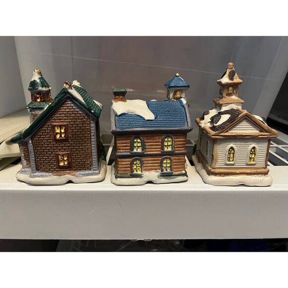 Greenbrier INT'L Christmas Houses/Buildings NO LIGHTS BLDGS ONLY Set Of Ten (10) - Picture 3 of 13